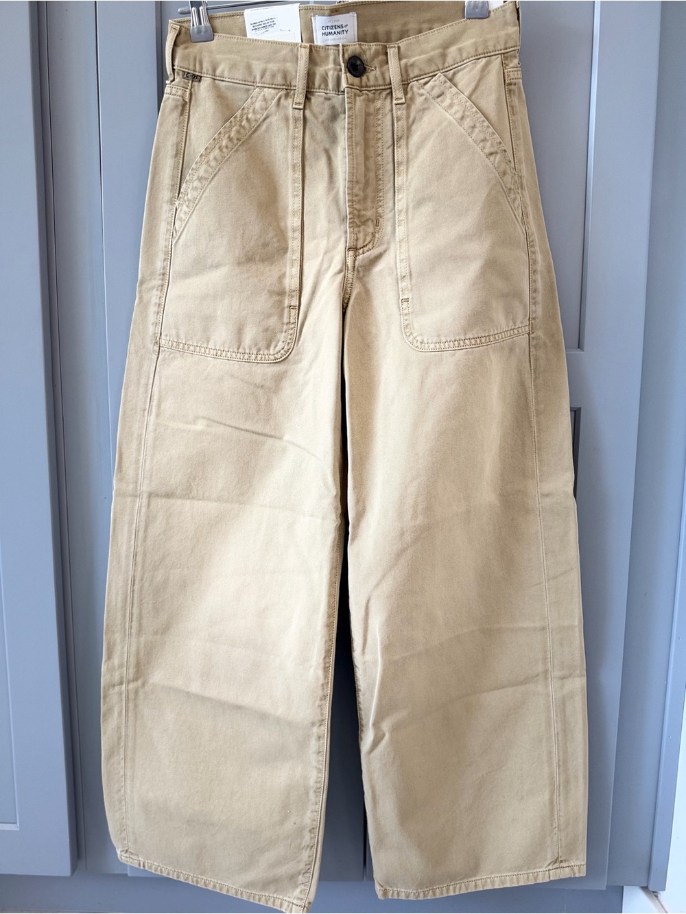Citizens Of Humanity AYLA Cargo Crop Wide-Leg Pants in Khaki